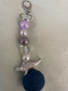 Kid’s entrepreneur shop Colorful Dinosaur Bead Keychain